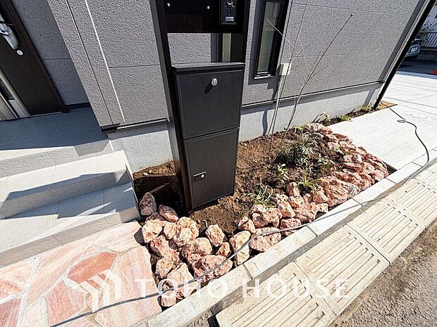 留守でも荷物が受け取れるため、共働きで昼間の宅配物の受け取りが困難な世帯や、インターネットショッピング等の通信販売をよく利用する人にニーズが高まっている。