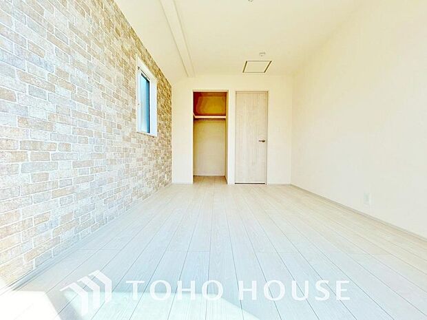 快適な光を取り入れ、心地よい風を取り入れます。心と体をゆったりと安らげる寝室。