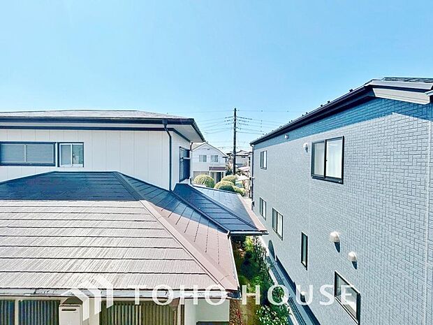 豊かな陽光に照らしだされる素敵な空間。季節を問わず華やいだ素敵な風景をお楽しみいただけます。