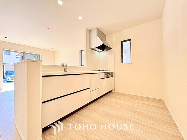 お料理の上手な方が、独壇場でお料理の腕を披露するスタイルに向いているキッチンです。