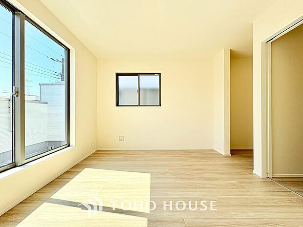 一日の疲れを癒やしてくれる主寝室。時を忘れて過ごす場所として過ごせるお部屋。