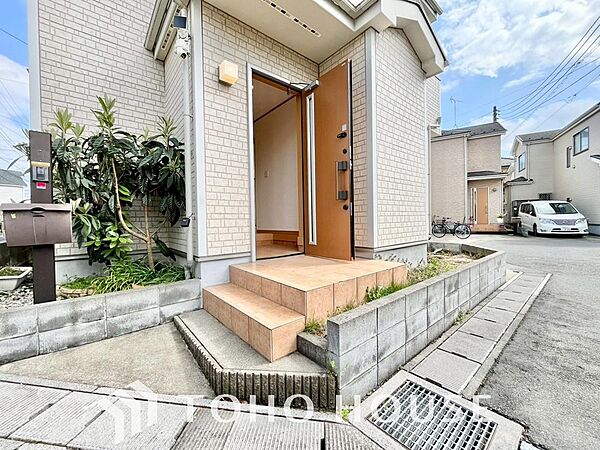 ダウンライトを使用しお洒落に演出。帰りたくなる家をテーマに設計。いつも「人」と「家」の間に・・・。