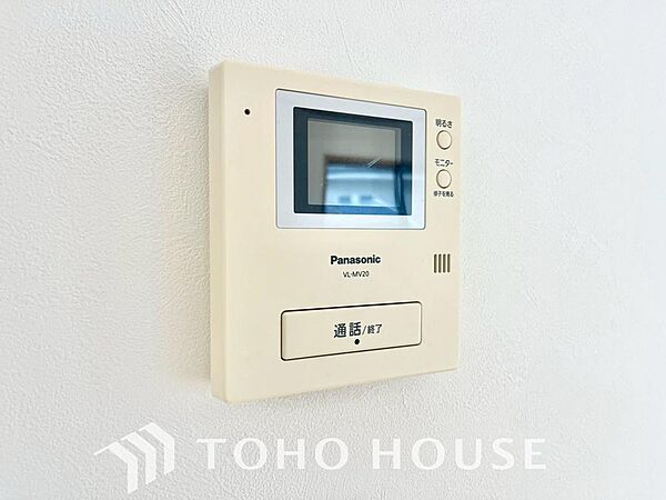 お子様の留守番時にも重宝する必須防犯アイテムです。留守中＆在宅中も「見える安心」がそこにあります。