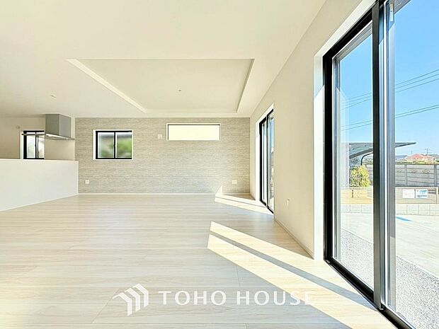 造りこんだ空間演出の妙が生み出す光と質のハーモニーはこの住宅のクオリティの良さを実感させてくれます。