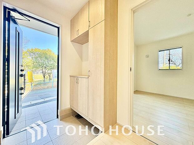 ダウンライトを使用しお洒落に演出。帰りたくなる家をテーマに設計。いつも「人」と「家」の間に・・・。