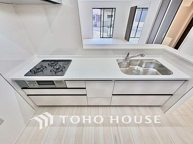 お料理の上手な方が独壇場でお料理の腕を披露するスタイルに向いているキッチンです。