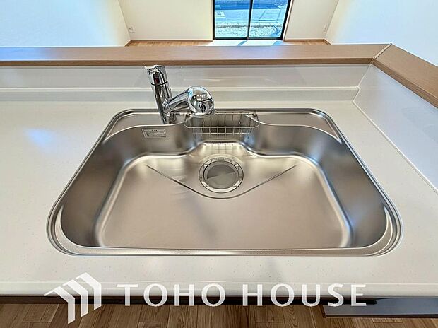 浄水と原水をボタン一つで切り替えられる浄水器一体型水洗。近年主流になりつつある人気の設備です。