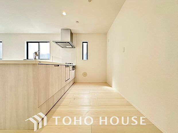 広々キッチンを採用。みんなで作った料理を召し上がりながらの会話は、どのような物になるのでしょうか。