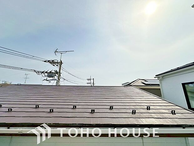 その豊かな眺望にふさわしい空間には、通風 採光にも優れ、心地よい光と風があふれています。