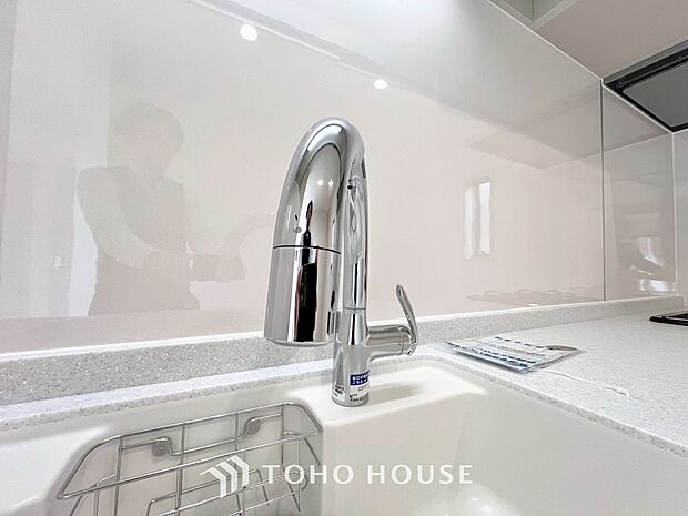 浄水と原水をボタン一つで切り替えられる浄水器一体型水洗。近年主流になりつつある人気の設備です。