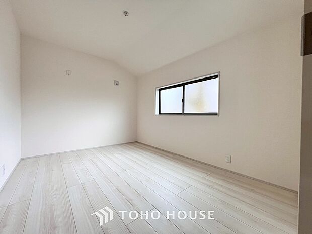 白を基調とした室内は、明るい住空間を造り出すだけでなく、清潔感をもたらしてくれます。