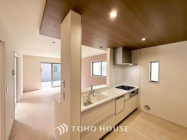 お料理の上手な方が、独壇場でお料理の腕を披露するスタイルに向いているキッチンです。