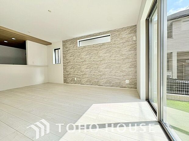 作り手の「気持ちの良いリビングでお過ごししていただきたい」という思いを感じさせます。