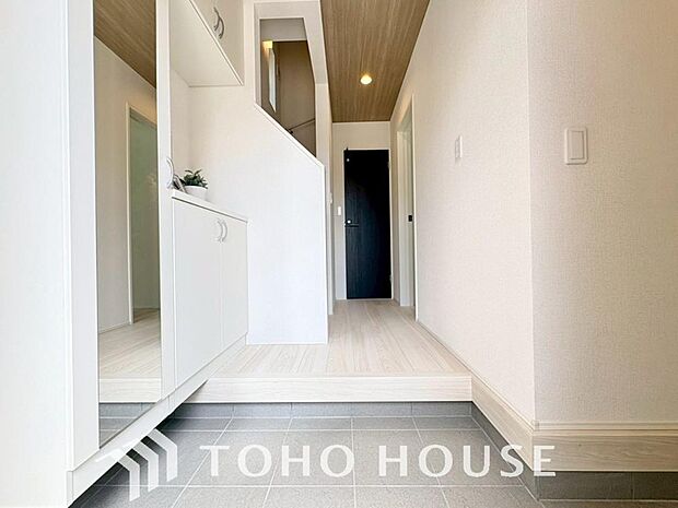 清潔感が溢れ、訪れる者すべてを「安らぎ」と「充実」で包み込みます。