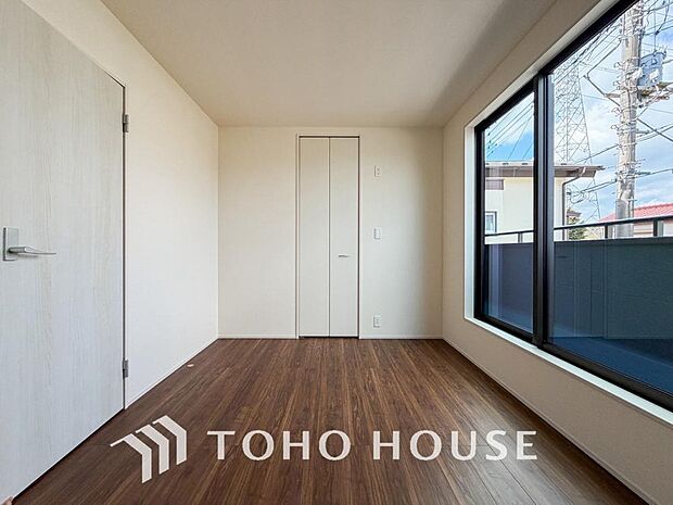 白を基調とした室内は、明るい住空間を造り出すだけでなく、清潔感をもたらしてくれます。