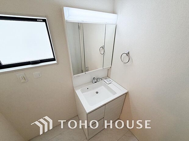 シンプルだからこそ使いやすい。スタンダードなデザインの洗面台はお掃除もしやすくいつも清潔。