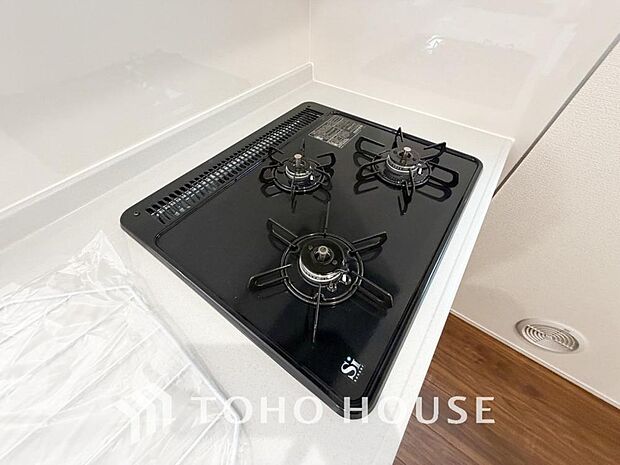 毎日料理をする、料理が好き、家族が多くて量を作る必要がある、等の方々にとっては必須の3口コンロ。
