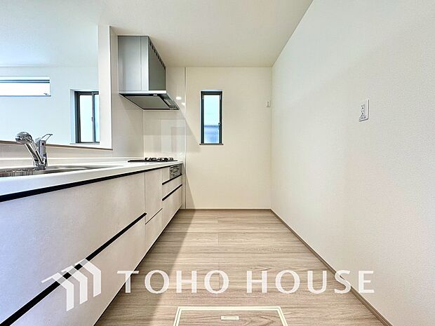 広々としたキッチンスペースで快適に作業ができると、毎日のお料理もより一層楽しく取り組めそうですね。