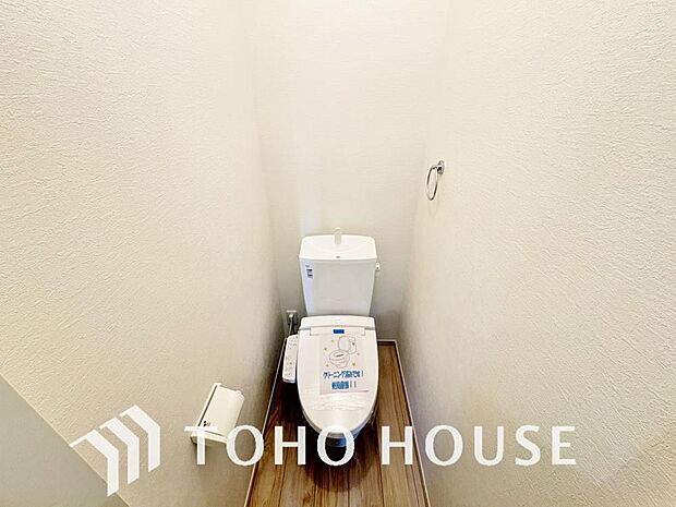 清潔な空間であって頂けますように、目に留まるだけではなく、汚れをふき取り易いフロアと壁紙をチョイス。