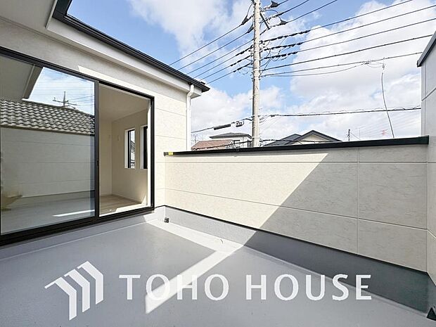 陽光に愛され、環境に恵まれ、家族に包まれた邸宅は、どんなに月日が経っても色褪せる事なく輝き続けます。