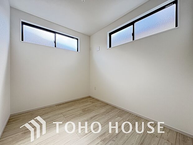 白を基調とした室内は、明るい住空間を造り出すだけでなく、清潔感をもたらしてくれます。