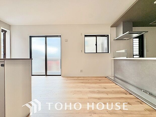 朝は爽やかな日差しを浴びながら、家族みんなでおいしい朝食。昼下がりにはのんびりと過ごすひと時。