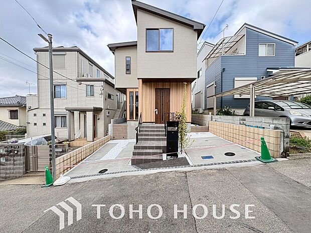 四季折々の変化を楽しめる心地よい場所。時間の経過と共に味わいが出る素敵な空間へ。