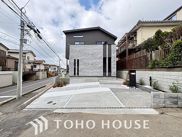 四季折々の変化を楽しめる心地よい場所。時間の経過と共に味わいが出る素敵な空間へ。