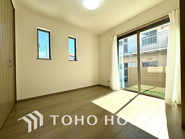 お子様の心と身体を見守る子供部屋として、小さな自立心を育むお部屋作りを見越してご覧下さい。