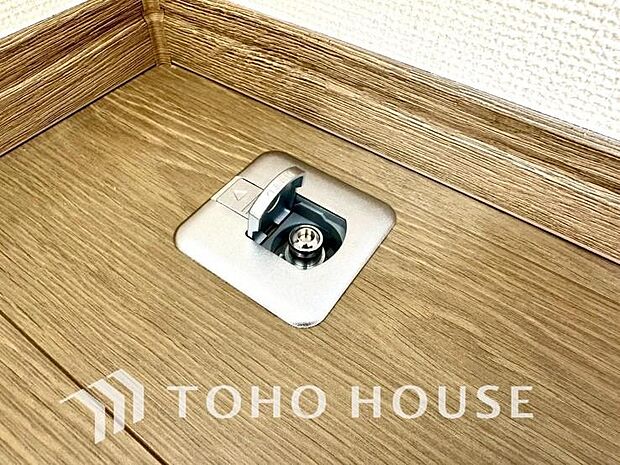 冬場にはジワジワと温もりが広がるガスストーブやガスファンヒーターをご利用頂ける様に、リビングにはガスコンセントを標準で設置されております。鍋用のコンロに繋げる使い方も、冬場は重宝します。