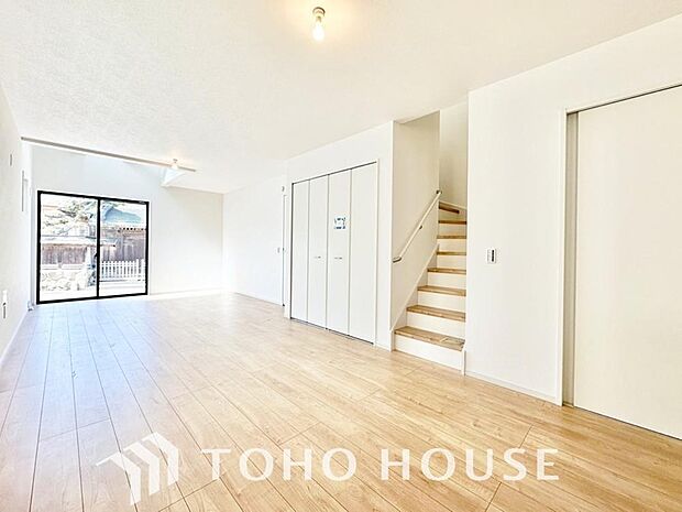 造りこんだ空間演出の妙が生み出す光と質のハーモニーはこの住宅のクオリティの良さを実感させてくれます。