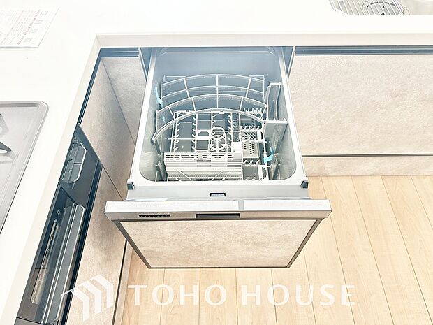 通常の手洗いでは使用出来ないほど高温のお湯や高圧水流を使うことにより汚れを効果的に落とすことができる。