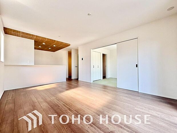 造りこんだ空間演出の妙が生み出す光と質のハーモニーはこの住宅のクオリティの良さを実感させてくれます。