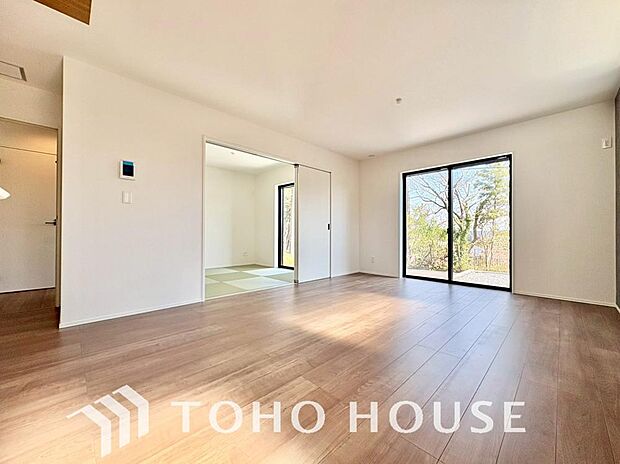 家は、ただ生活する場ではなく、笑顔の毎日、安らぎの日々のために、暮らしを愉しく、快適にする場所。