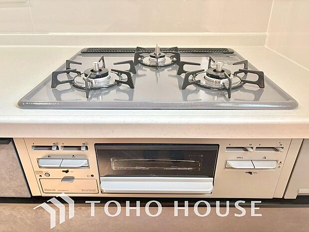 毎日料理をする、料理が好き、家族が多くて量を作る必要がある、等の方々にとっては必須の3口コンロ。