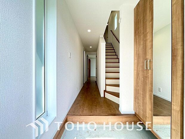 ダウンライトを使用しお洒落に演出。帰りたくなる家をテーマに設計。いつも「人」と「家」の間に・・・。