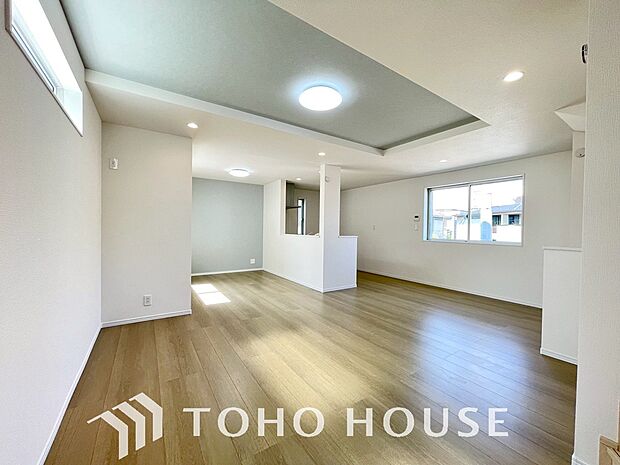 造りこんだ空間演出の妙が生み出す光と質のハーモニーはこの住宅のクオリティの良さを実感させてくれます。