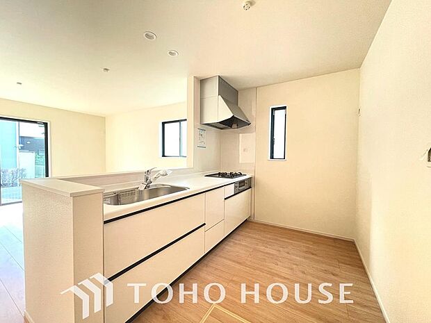 広々キッチンを採用。みんなで作った料理を召し上がりながらの会話は、どのような物になるのでしょうか。