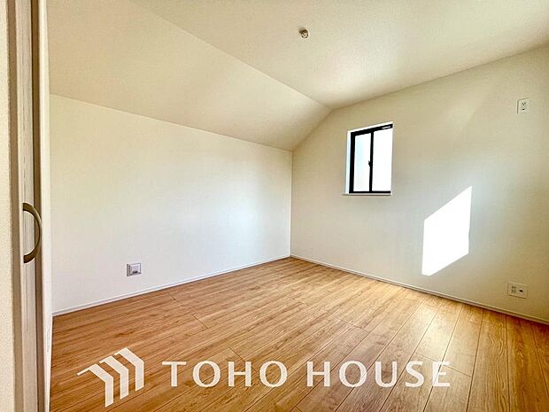 暖色系の照明は、心理的にも落ち着きを得られやすいそうです。