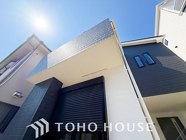 台風などの激しい雨風からお家を守るのはもちろん、空き巣対策などの防犯抑止や防音にも効果を発揮します。