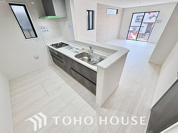 お料理の上手な方が独壇場でお料理の腕を披露するスタイルに向いているキッチンです。