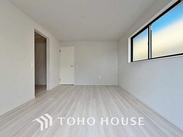 暖色系の照明は、心理的にも落ち着きを得られやすいそうです。