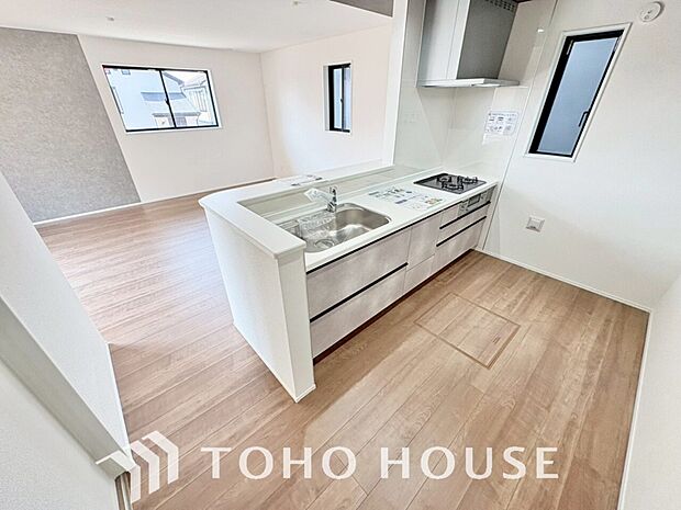 お料理の上手な方が独壇場でお料理の腕を披露するスタイルに向いているキッチンです。