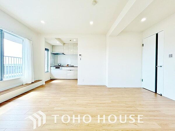 造りこんだ空間演出の妙が生み出す光と質のハーモニーはこの住宅のクオリティの良さを実感させてくれます。