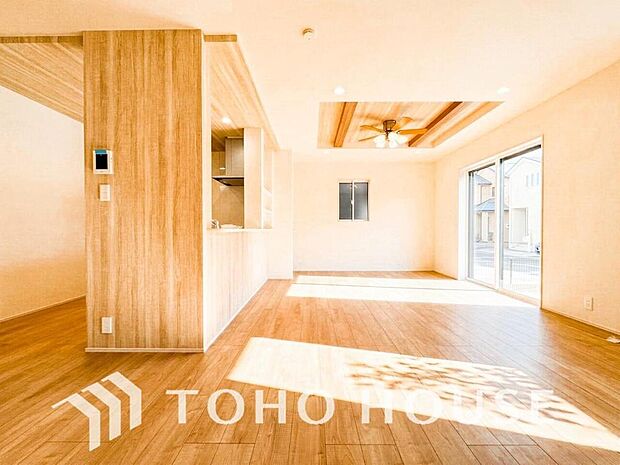 作り手の「気持ちの良いリビングでお過ごししていただきたい」という思いを感じさせます。