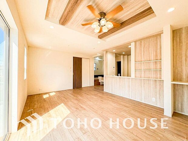 造りこんだ空間演出の妙が生み出す光と質のハーモニーはこの住宅のクオリティの良さを実感させてくれます。