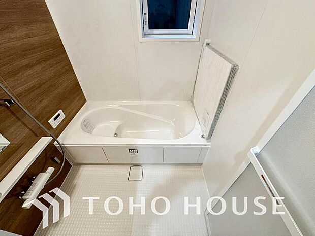 一日の疲れを癒すための心地よいバスタイムを演出する浴室はゆとりあるサイズを採用。