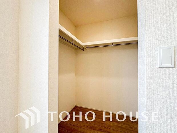 たっぷりと荷物が入るよう、ウォークインクローゼットを完備いたしました。