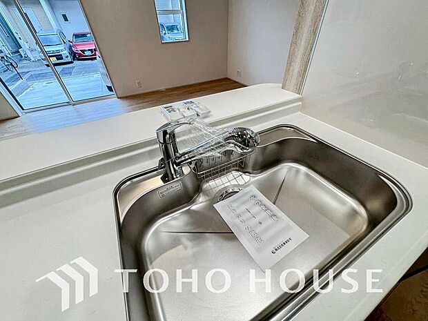 浄水と原水をボタン一つで切り替えられる浄水器一体型水洗。近年主流になりつつある人気の設備です。