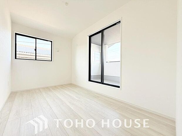 一日の疲れを癒やしてくれる主寝室。時を忘れて過ごす場所として過ごせるお部屋。